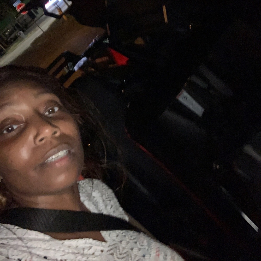 Meet your Posher, Shenita